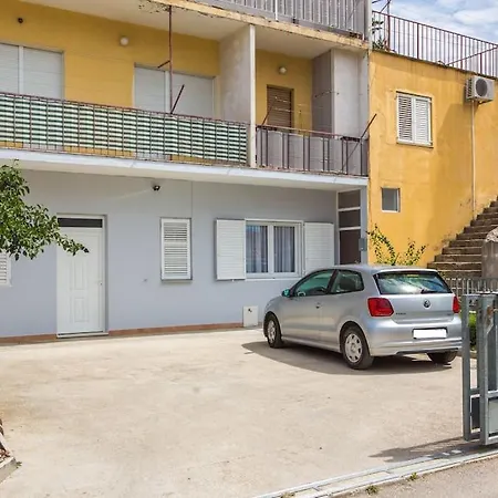 Happy Apartment